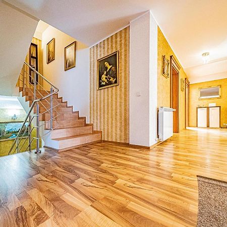Отель Pension Onix Vienna Airport Maria Ellend Экстерьер фото