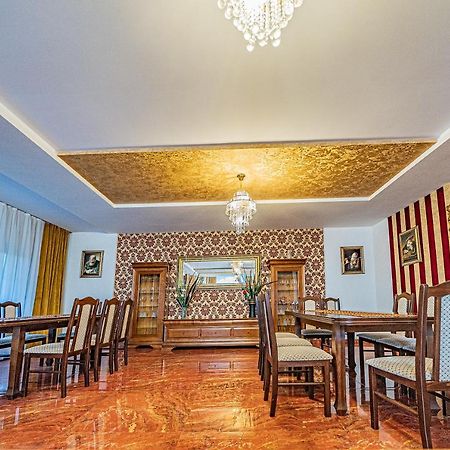 Отель Pension Onix Vienna Airport Maria Ellend Экстерьер фото