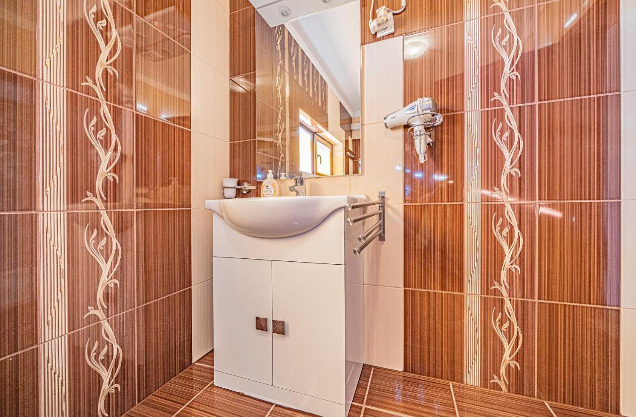 Отель Pension Onix Vienna Airport Maria Ellend Экстерьер фото