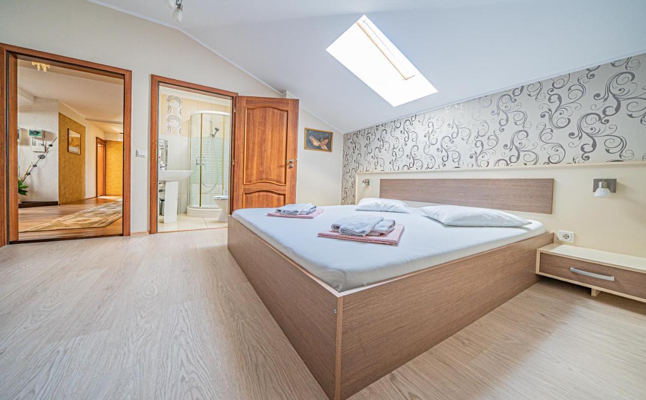 Отель Pension Onix Vienna Airport Maria Ellend Экстерьер фото