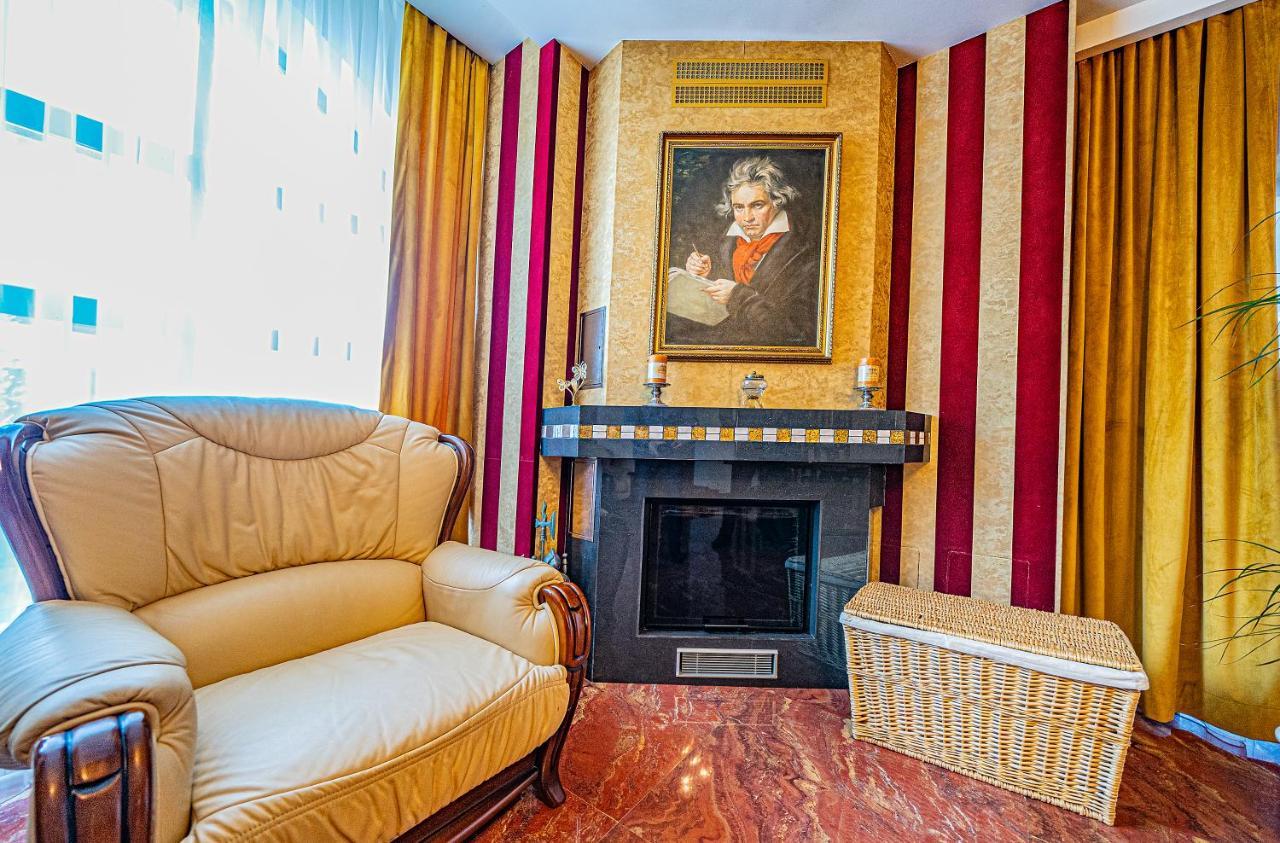 Отель Pension Onix Vienna Airport Maria Ellend Экстерьер фото